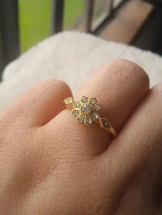 Size 6, 18k gold plated Delicate Floral Ring with stones Accents - Women Jewelry - Picture 4 of 4